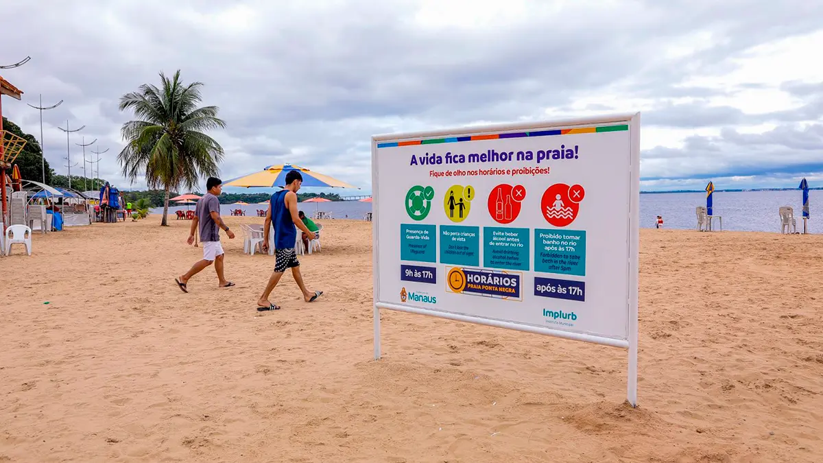 Praia da Ponta Negra: Regras e Segurança no Verão Amazônico